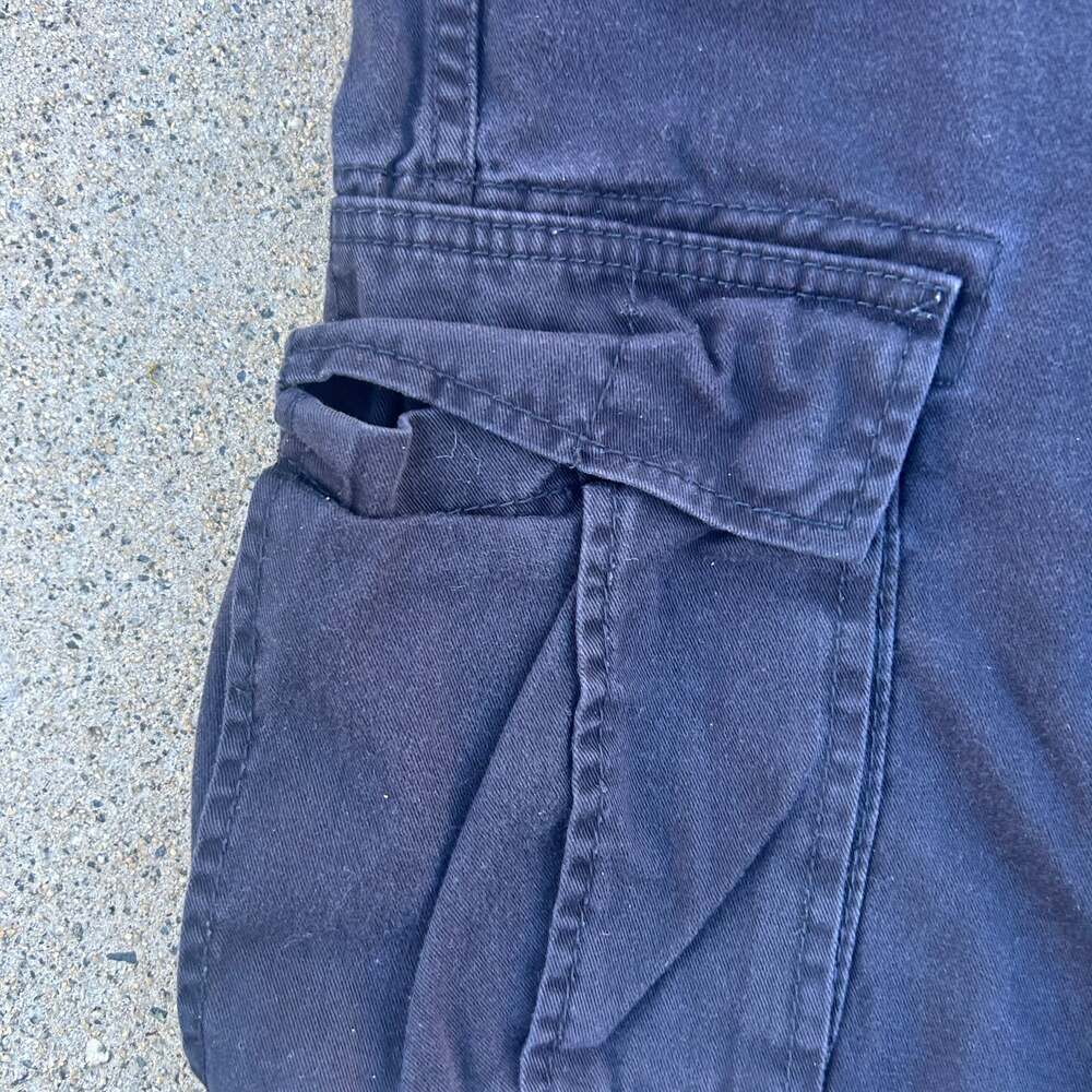 Levi's Men's Black Cargo Shorts - Picture 3 of 7